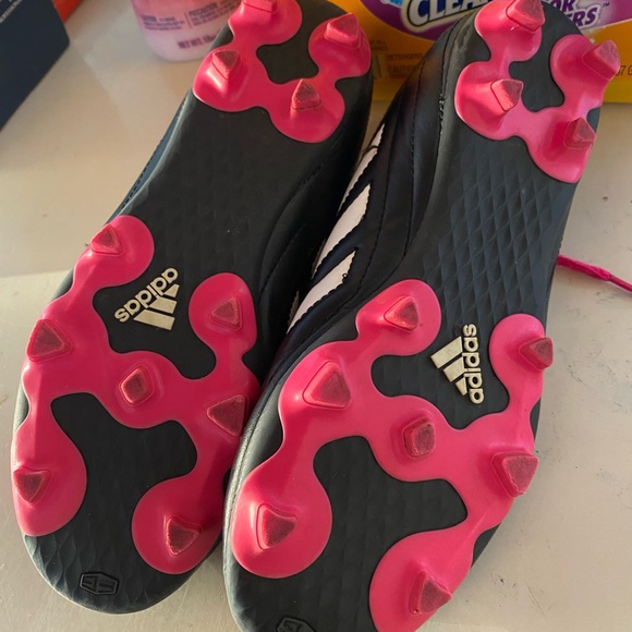 Adidas soccer cleats - Picture 4 of 4